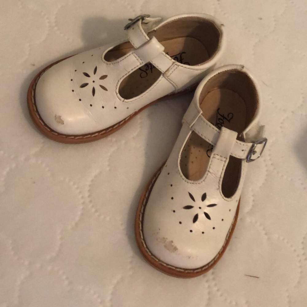 Size 5.5 Lamour Footmates